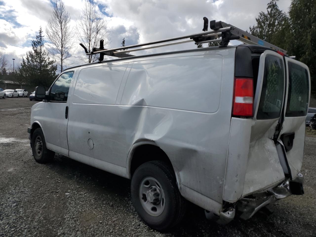 2018 Chevrolet Express - Image 2