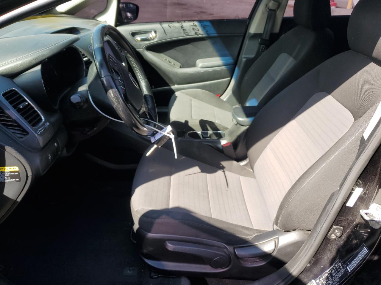 2018 Kia Forte - Image 7