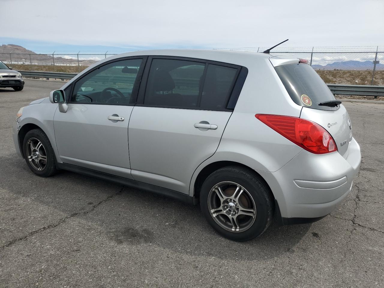 2012 Nissan Versa - Image 2