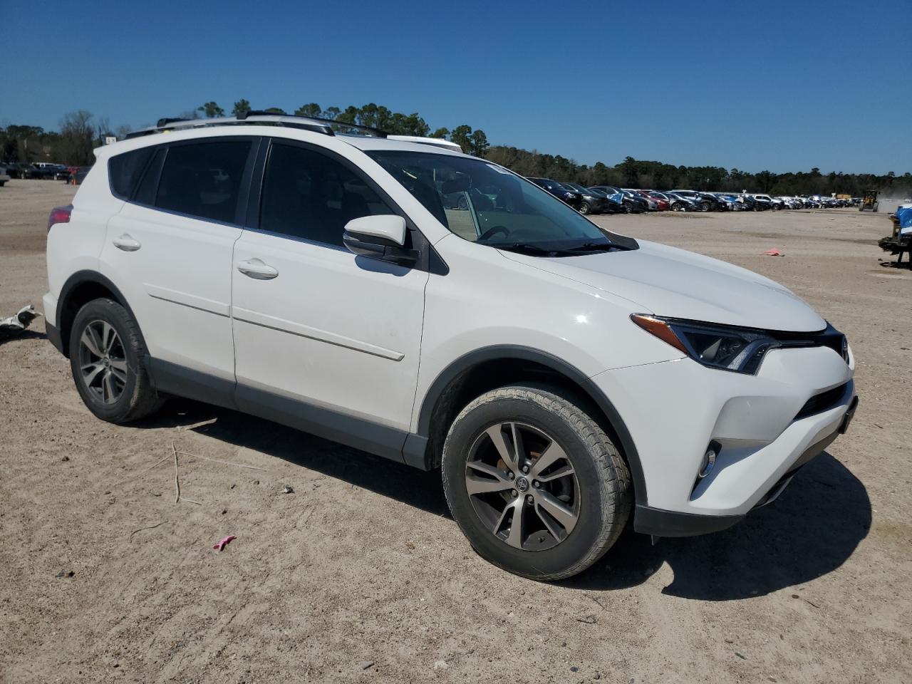 2016 Toyota RAV 4 - Image 4