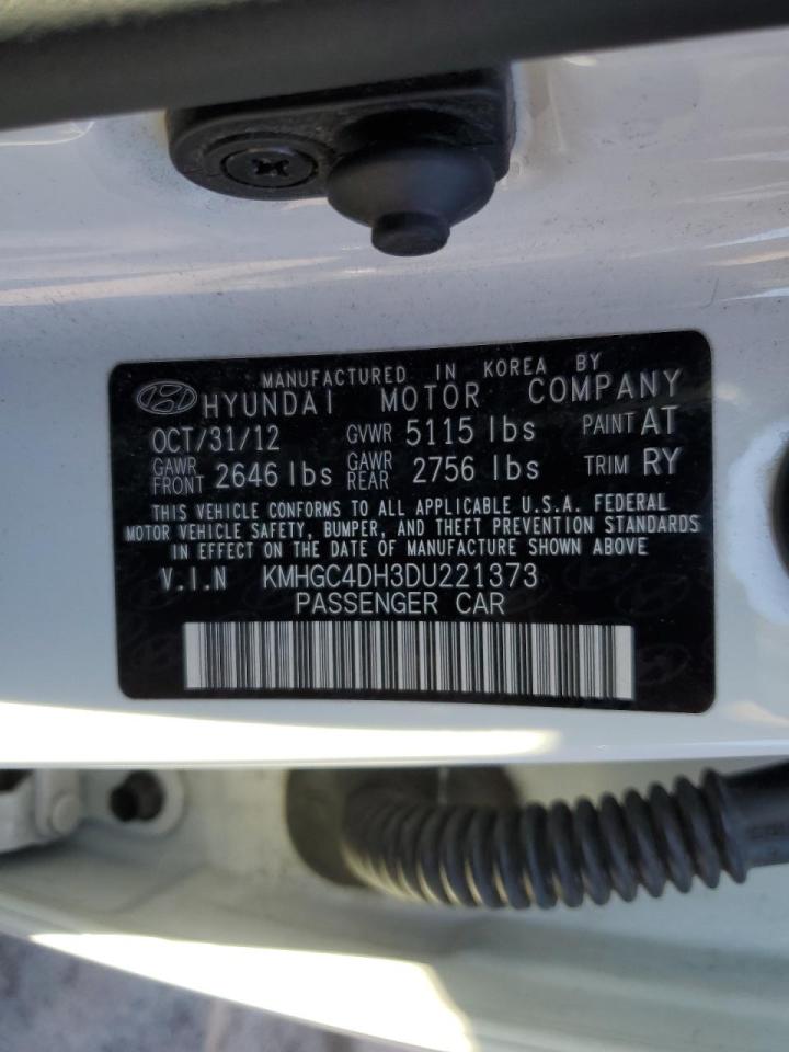 2013 Hyundai Genesis - Image 13