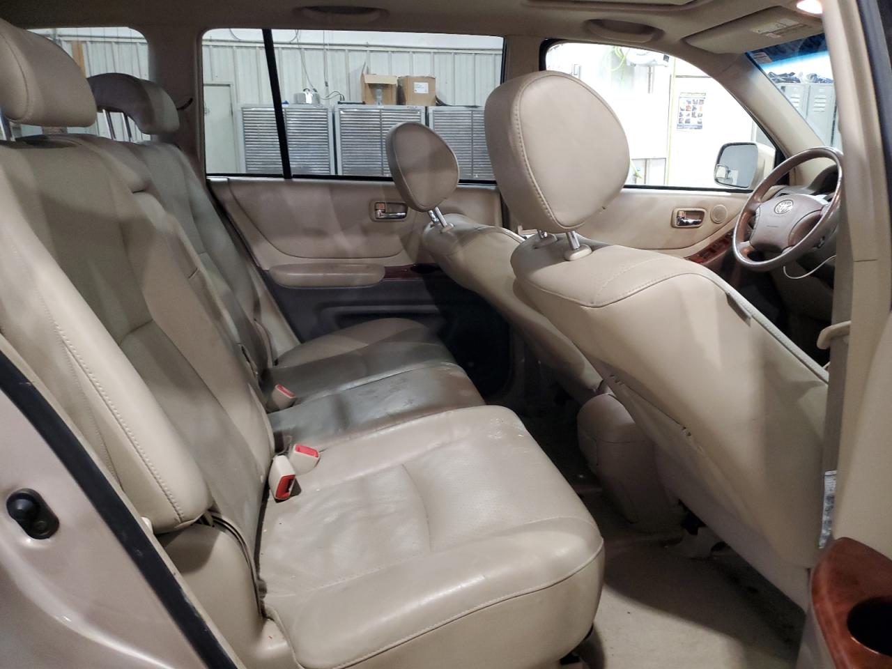 2005 Toyota Highlander - Image 11