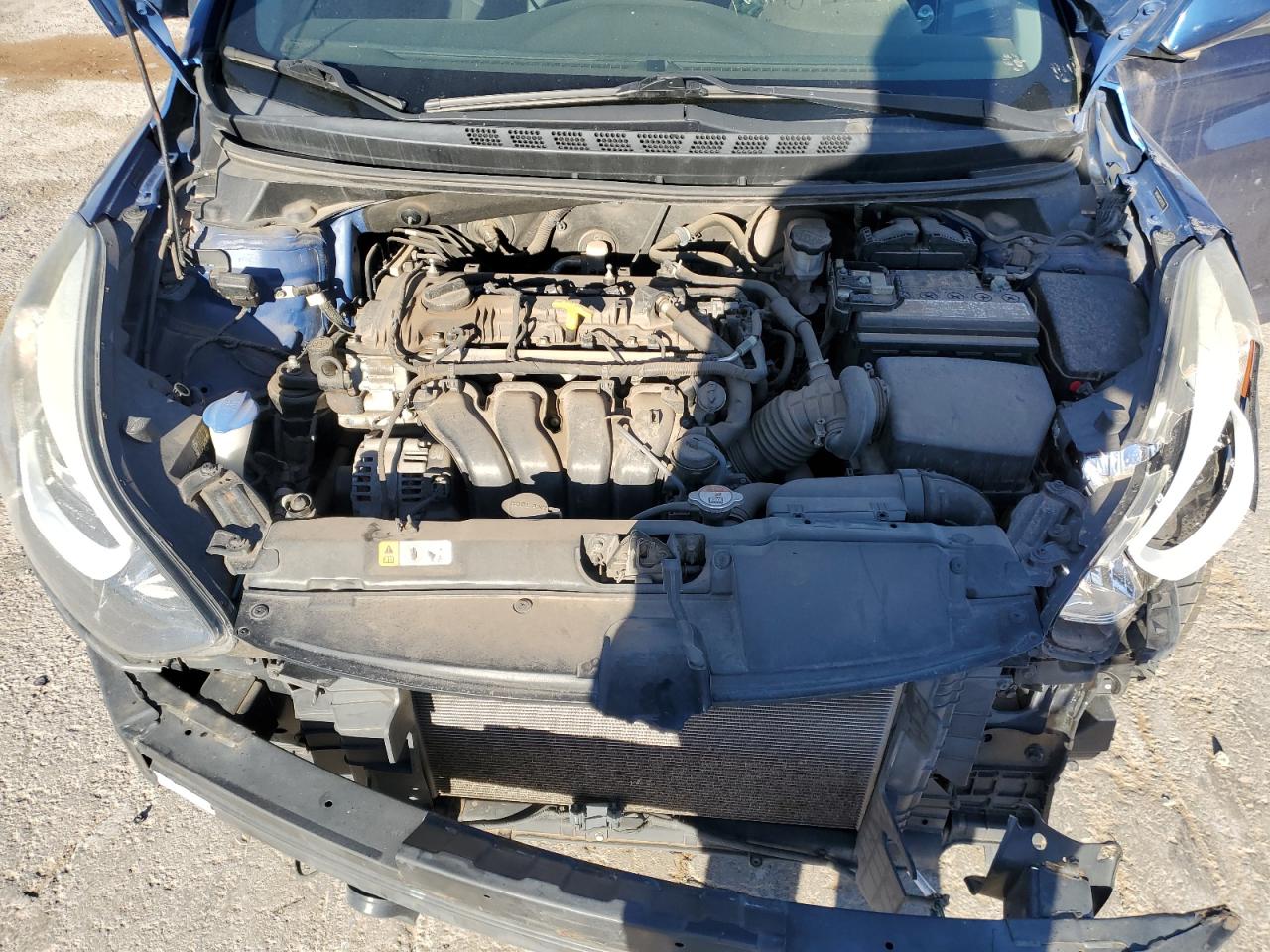 2016 Hyundai Elantra - Image 11