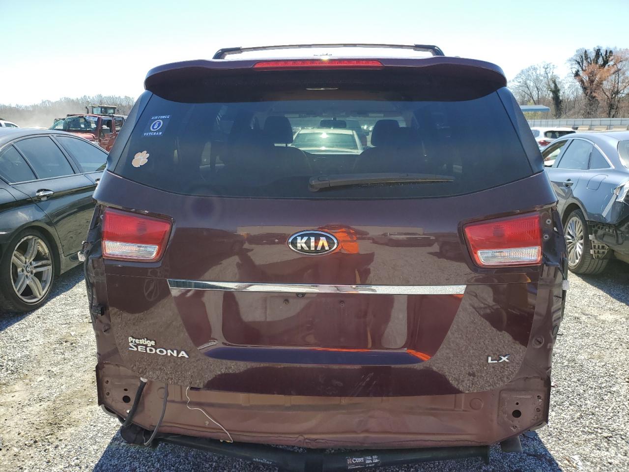 2015 Kia Sedona - Image 6