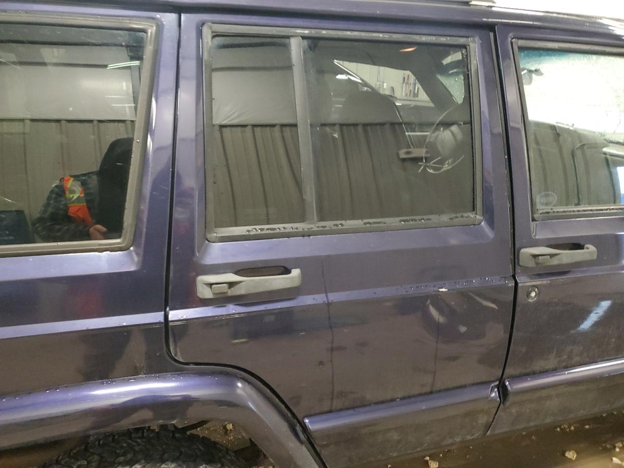 1999 Jeep Grand Cherokee - Image 11