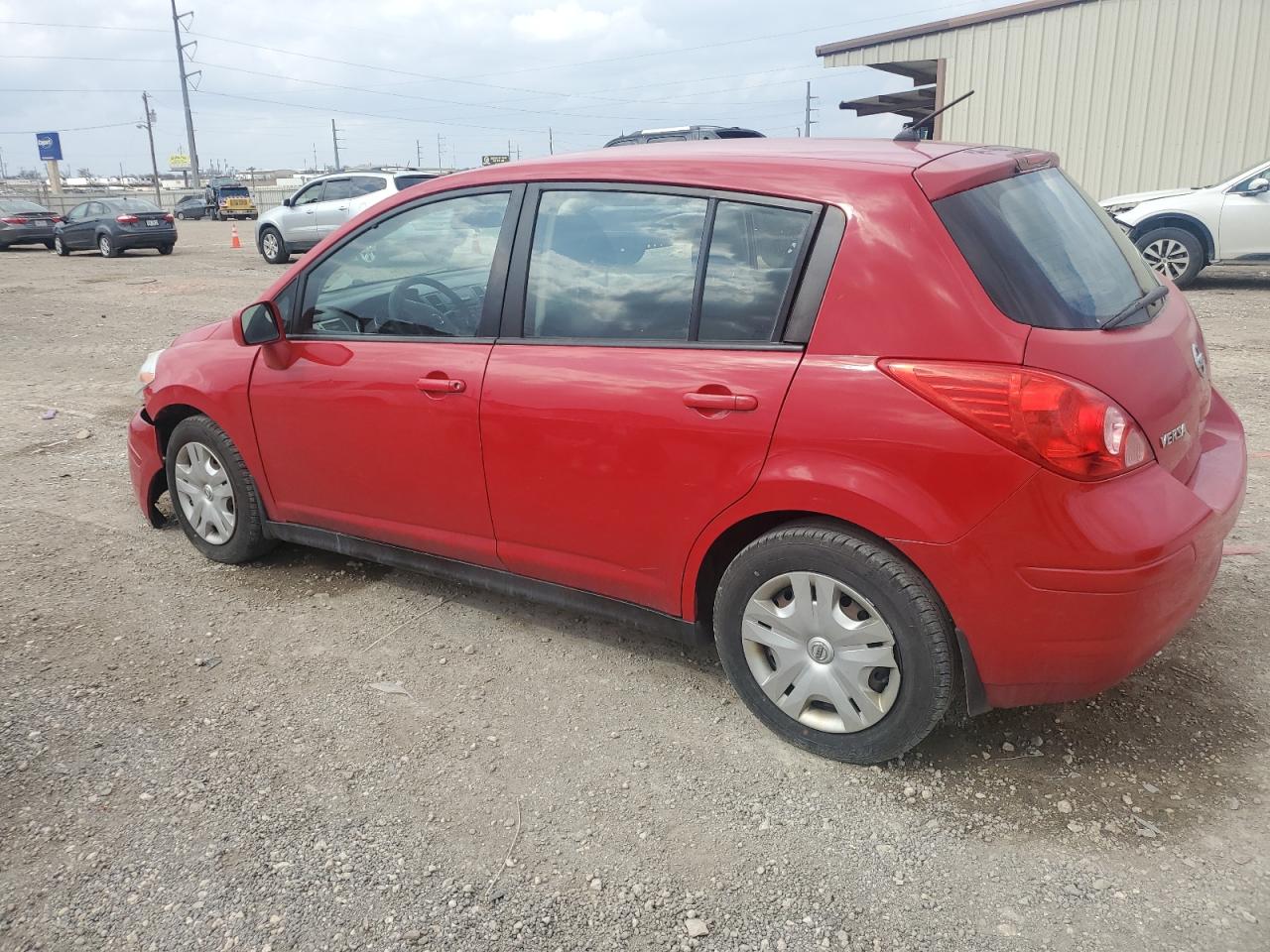 2010 Nissan Versa - Image 2