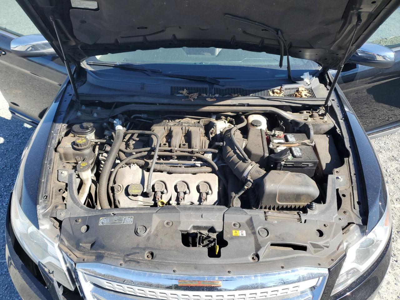 2011 Ford Taurus - Image 11