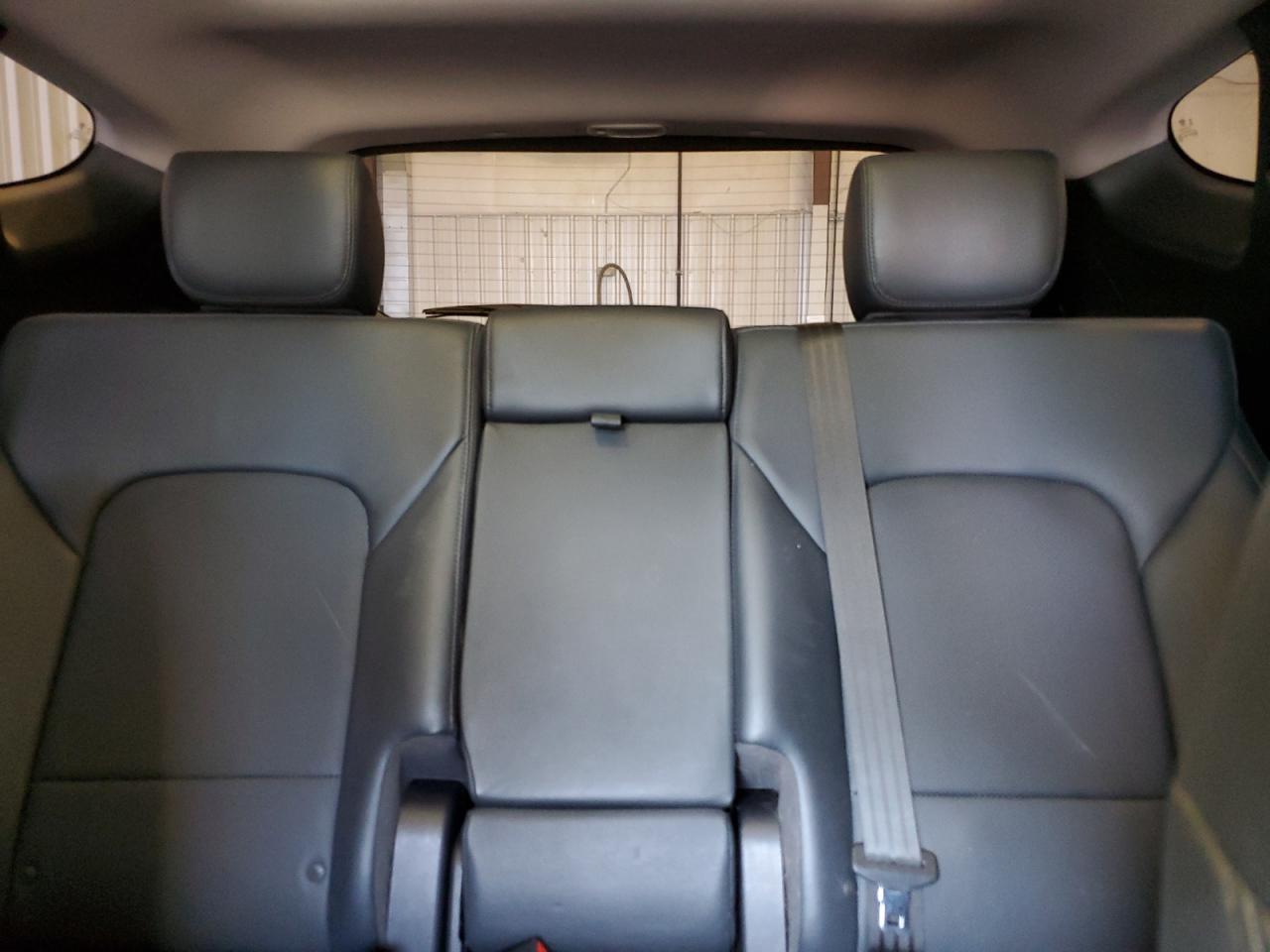 2017 Hyundai Santa Fe - Image 10