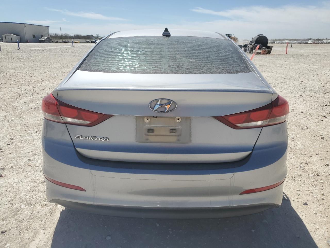 2017 Hyundai Elantra - Image 6