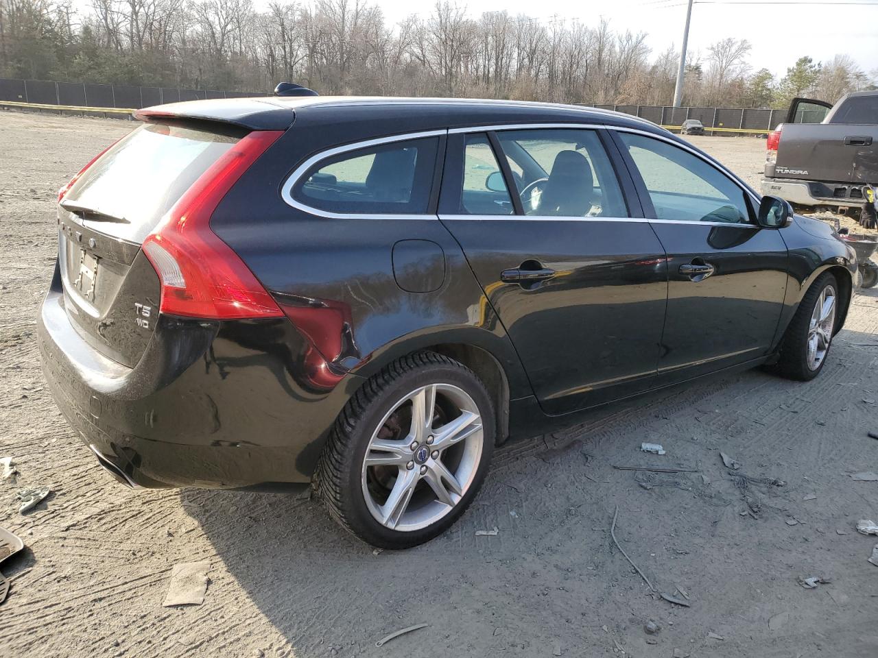 2016 Volvo V60 - Image 3