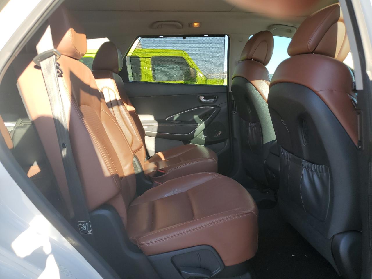 2014 Hyundai Santa Fe - Image 11