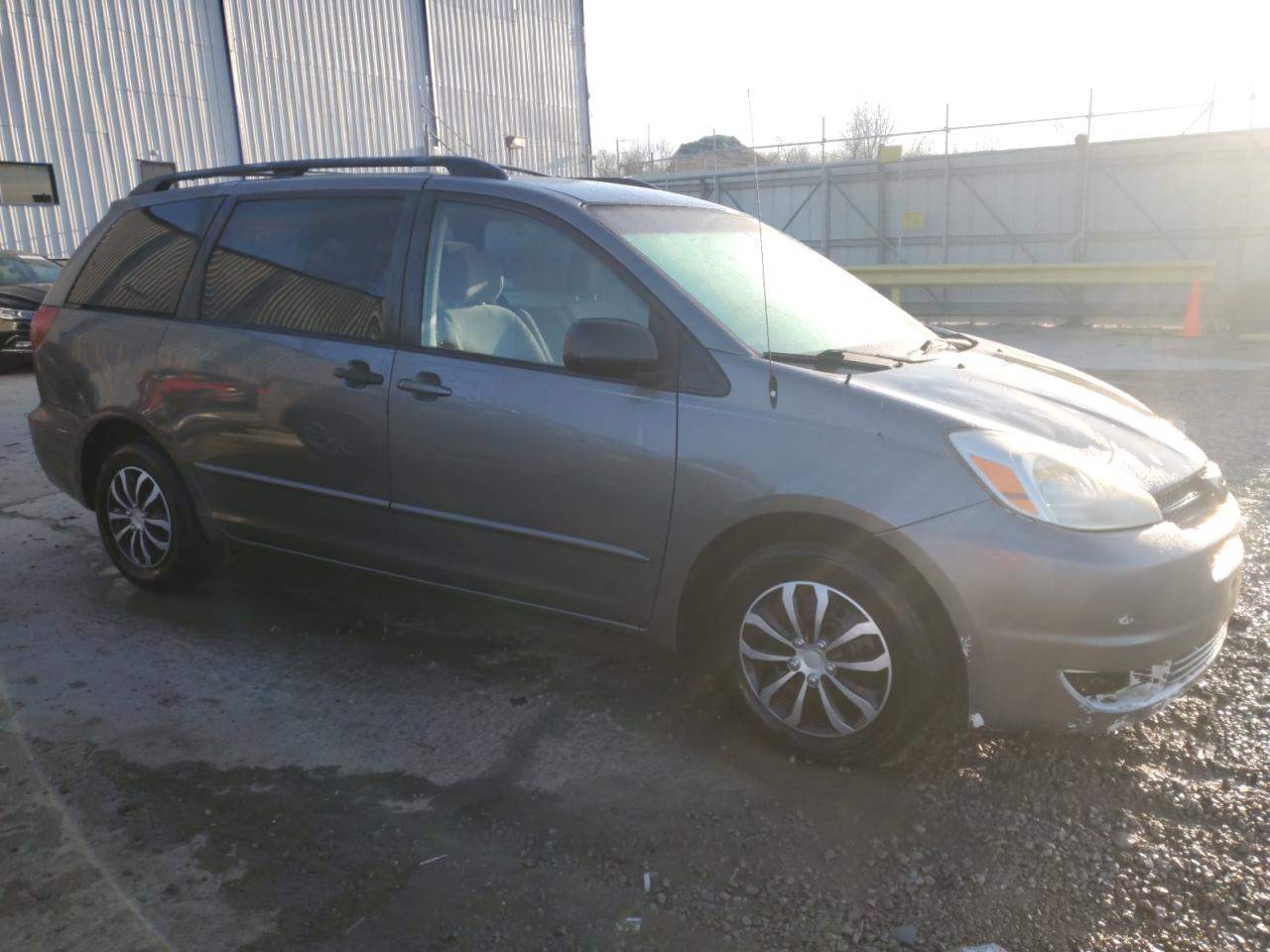 2005 Toyota Sienna - Image 4