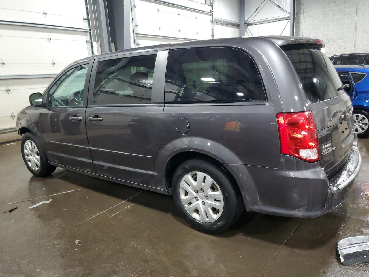 2015 Dodge Caravan - Image 2