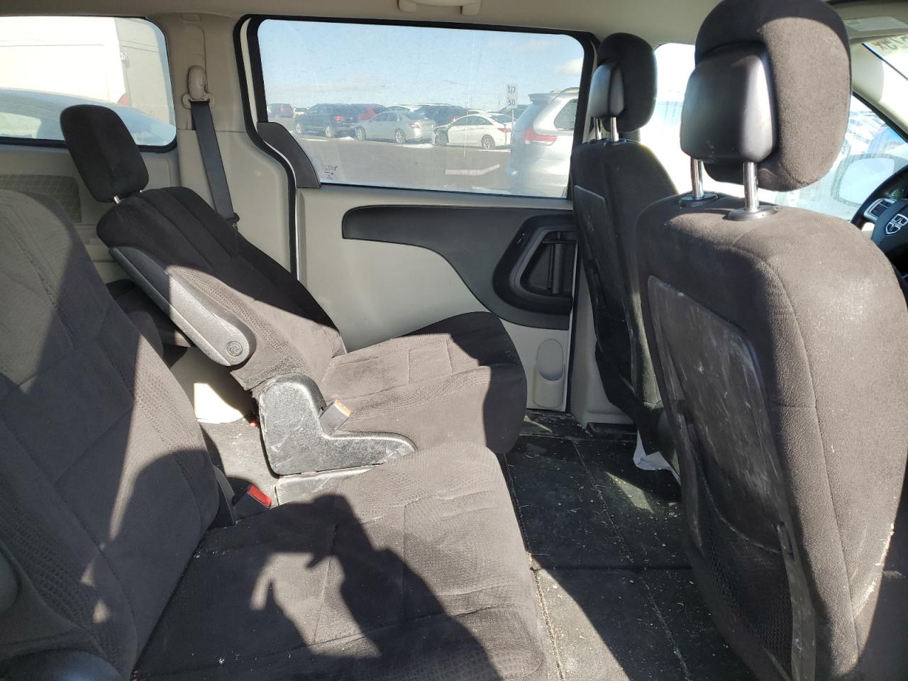 2013 Dodge Caravan - Image 11