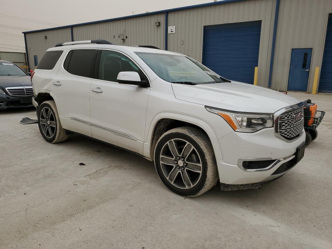 2017 GMC Acadia - Image 4