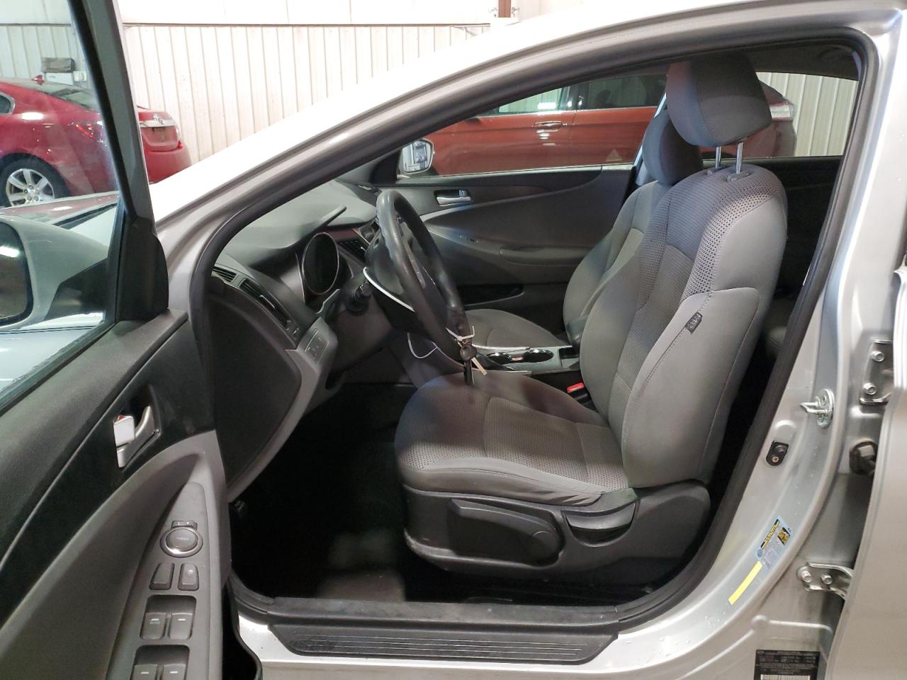 2011 Hyundai Sonata - Image 7