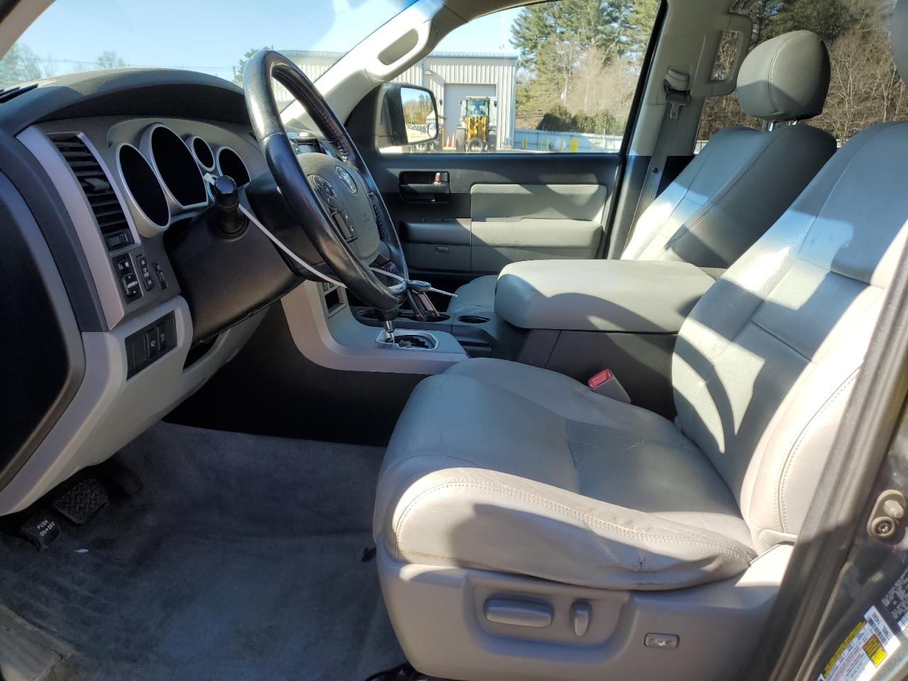 2010 Toyota Sequoia - Image 7