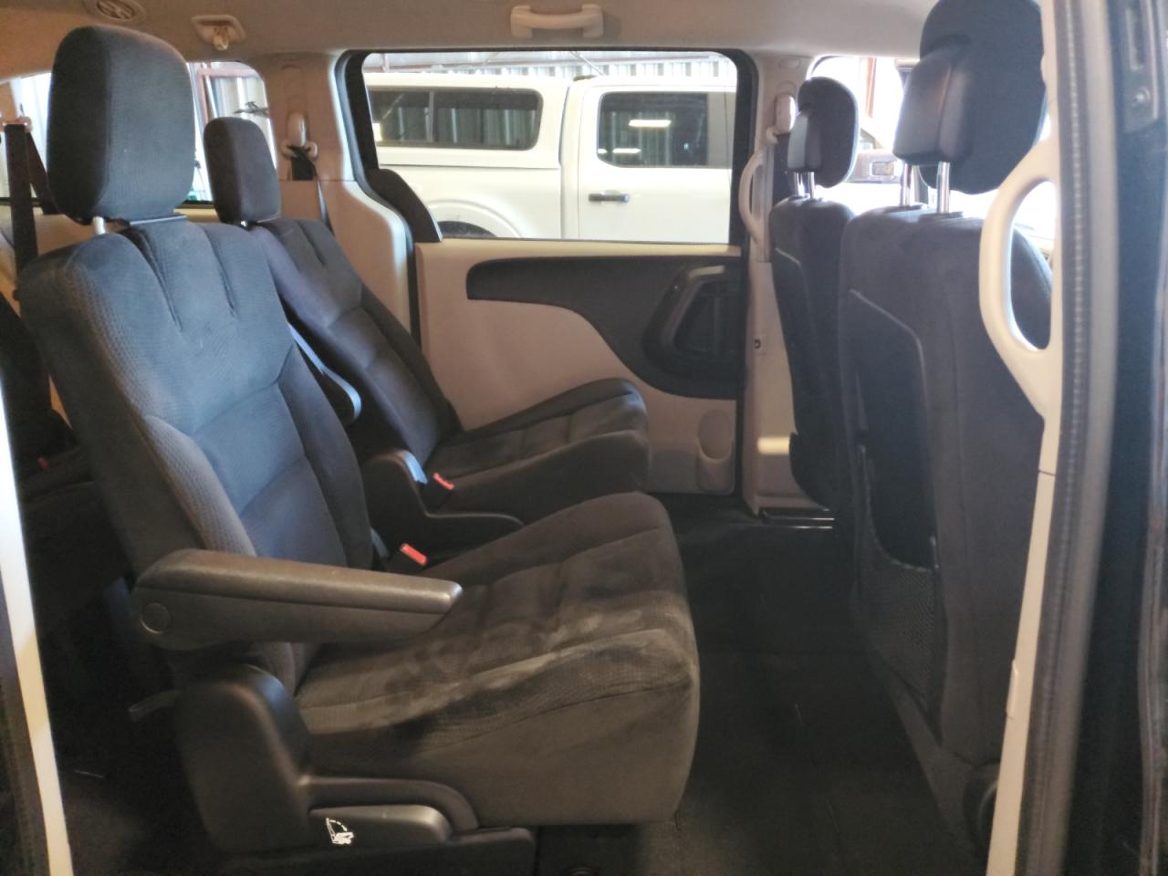 2014 Dodge Caravan - Image 11