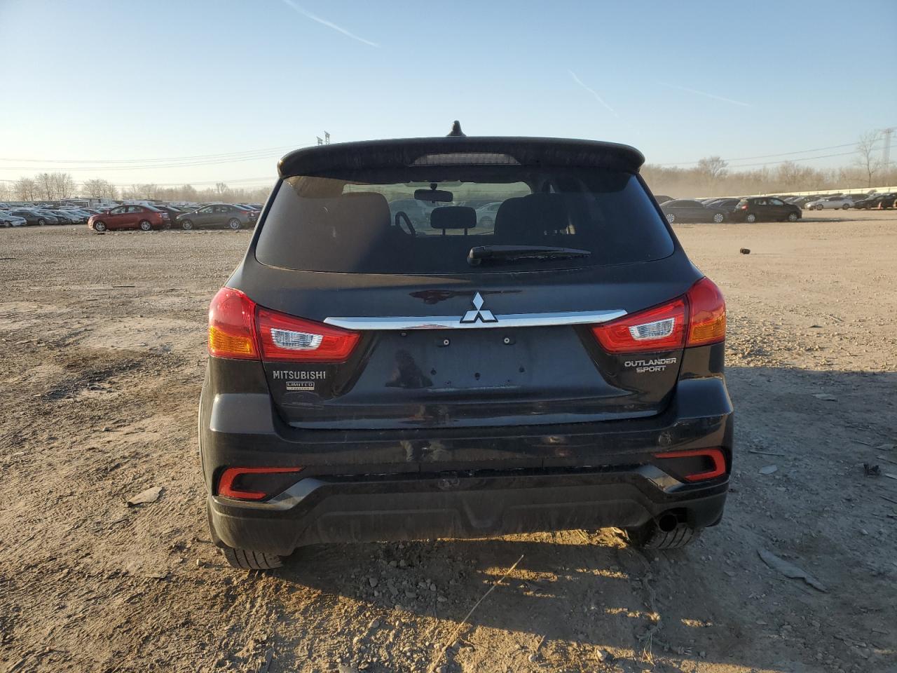 2018 Mitsubishi Outlander - Image 6