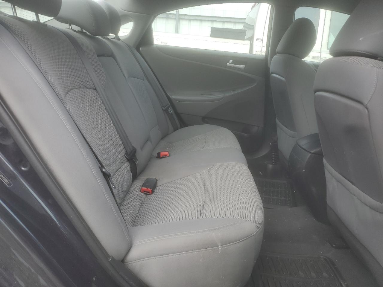 2013 Hyundai Sonata - Image 10