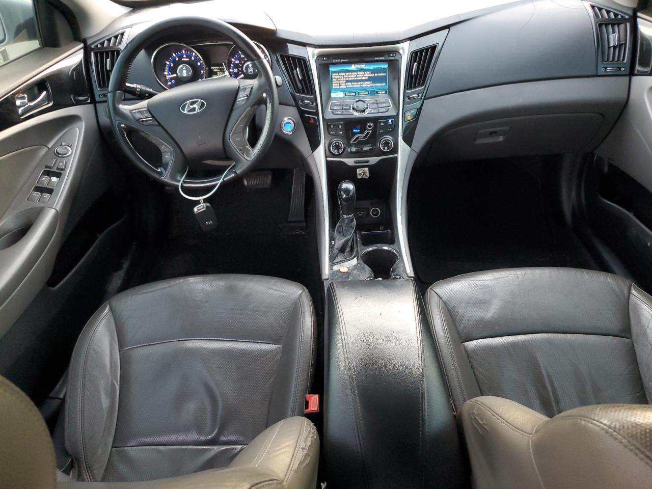 2011 Hyundai Sonata - Image 8