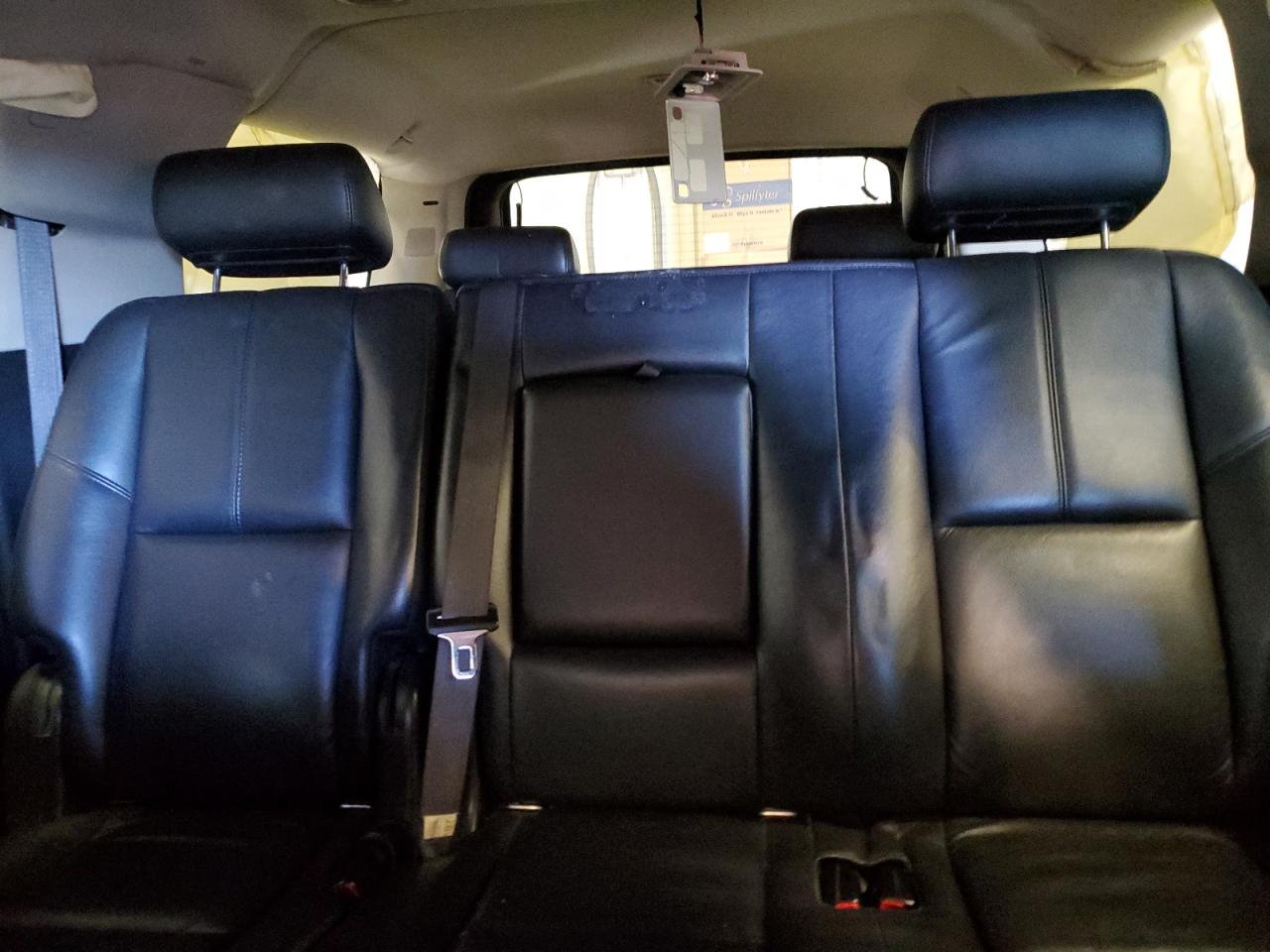 2008 Chevrolet Suburban - Image 10