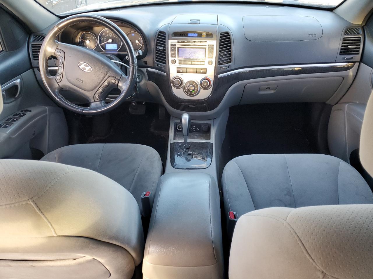 2009 Hyundai Santa Fe - Image 8