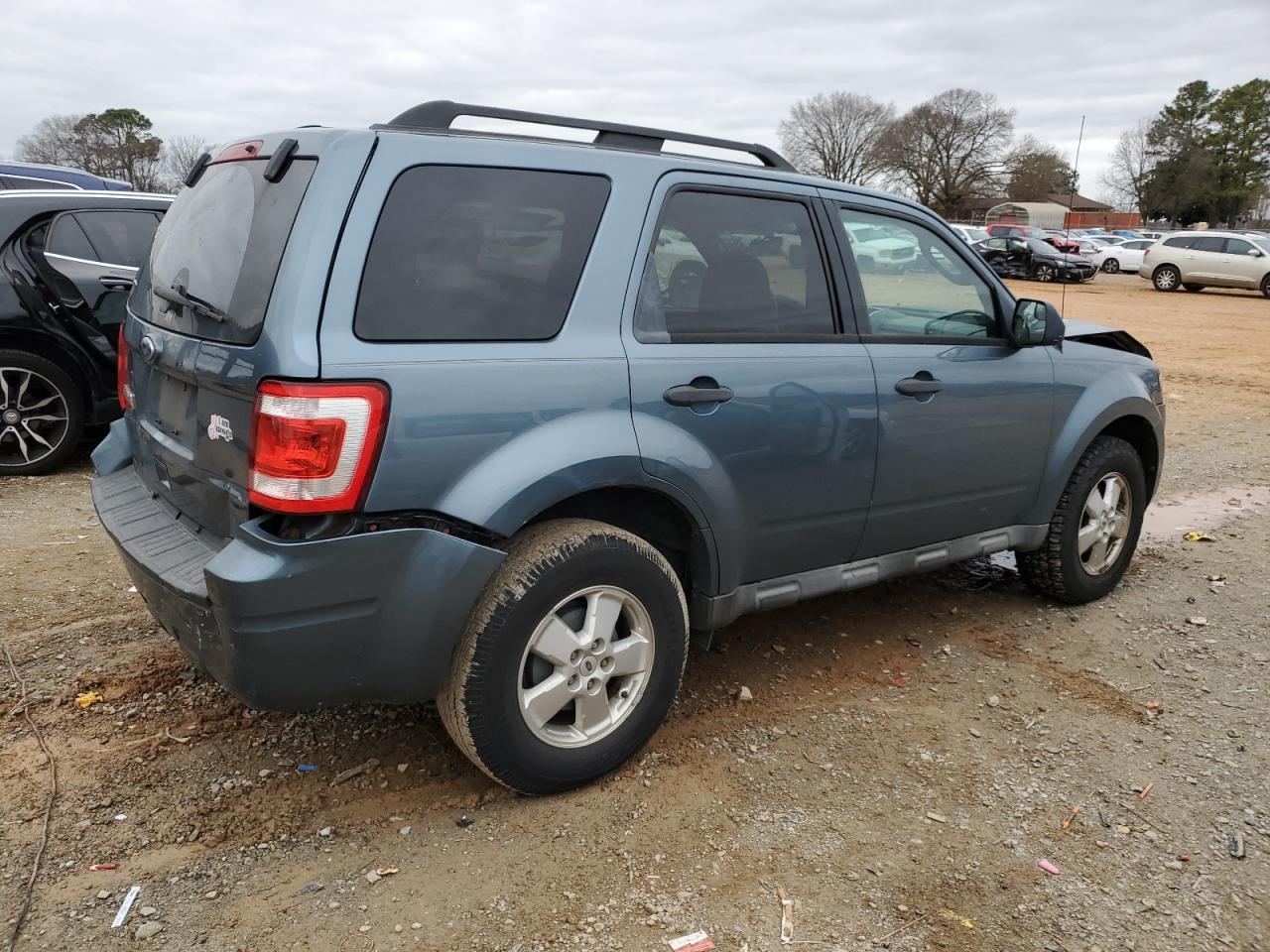 2010 Ford Escape - Image 3