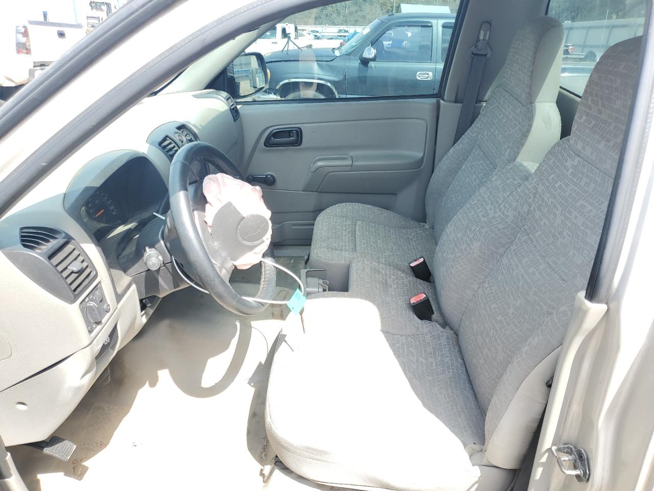 2004 Chevrolet Colorado - Image 7