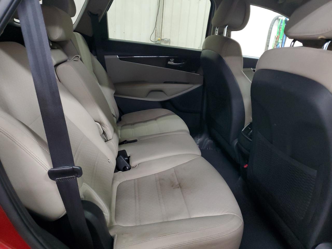 2016 Kia Sorento - Image 10