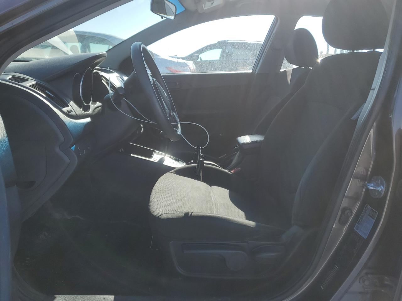 2010 Kia Forte - Image 7