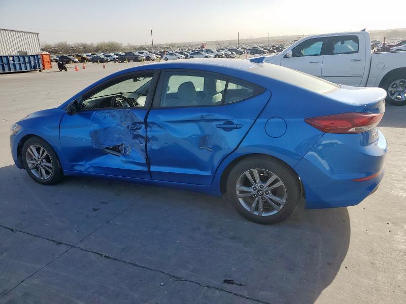  HYUNDAI ELANTRA 2017 Синий