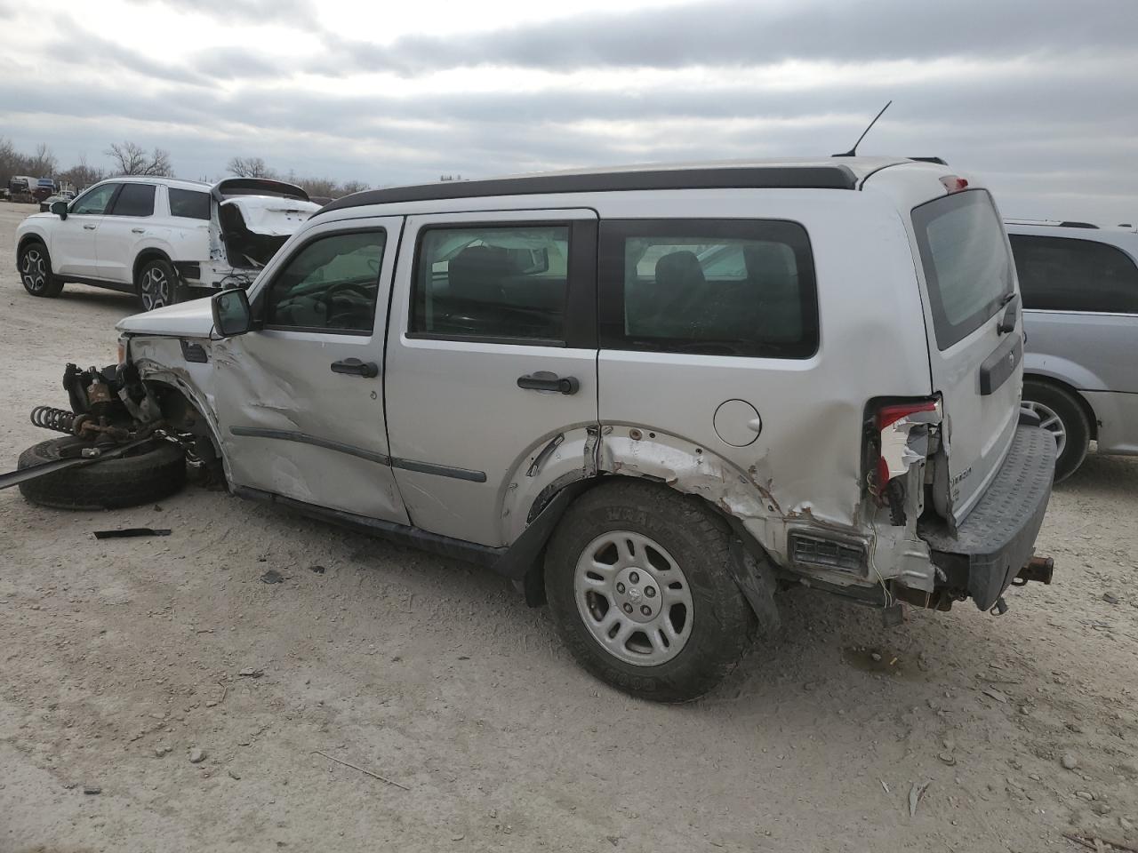2008 Dodge Nitro - Image 2