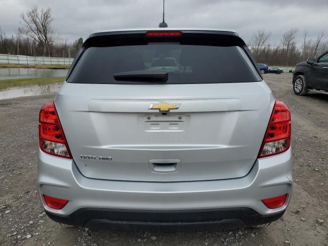  CHEVROLET TRAX 2022 Srebrny