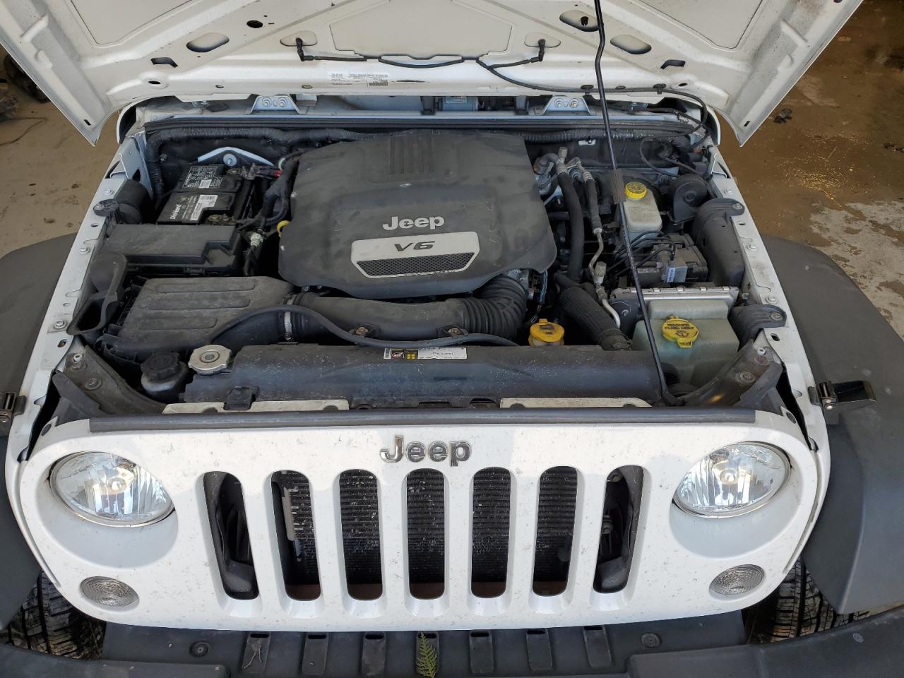 2015 Jeep Wrangler - Image 12