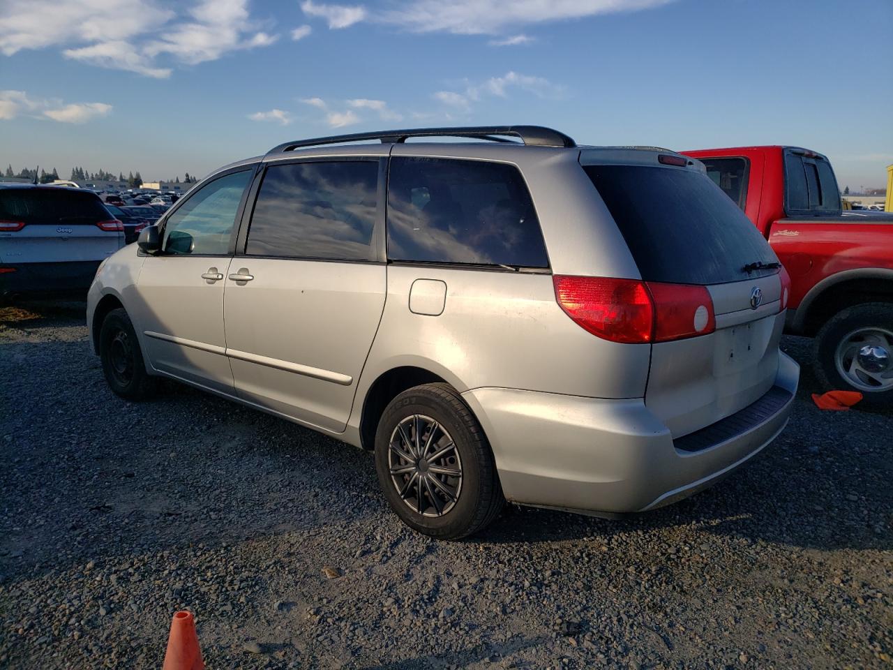 2006 Toyota Sienna - Image 2