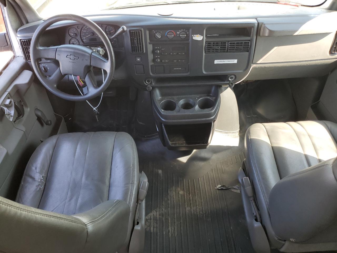 2007 Chevrolet Express - Image 8
