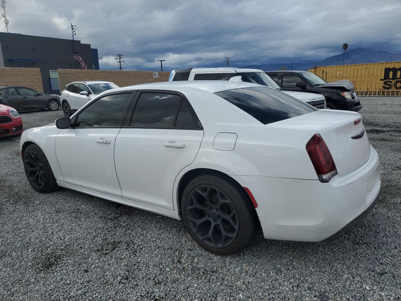 2016 Chrysler 300 - Image 2