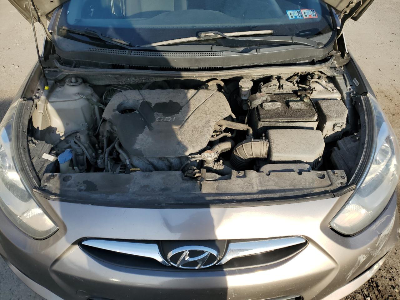 2013 Hyundai Accent - Image 12