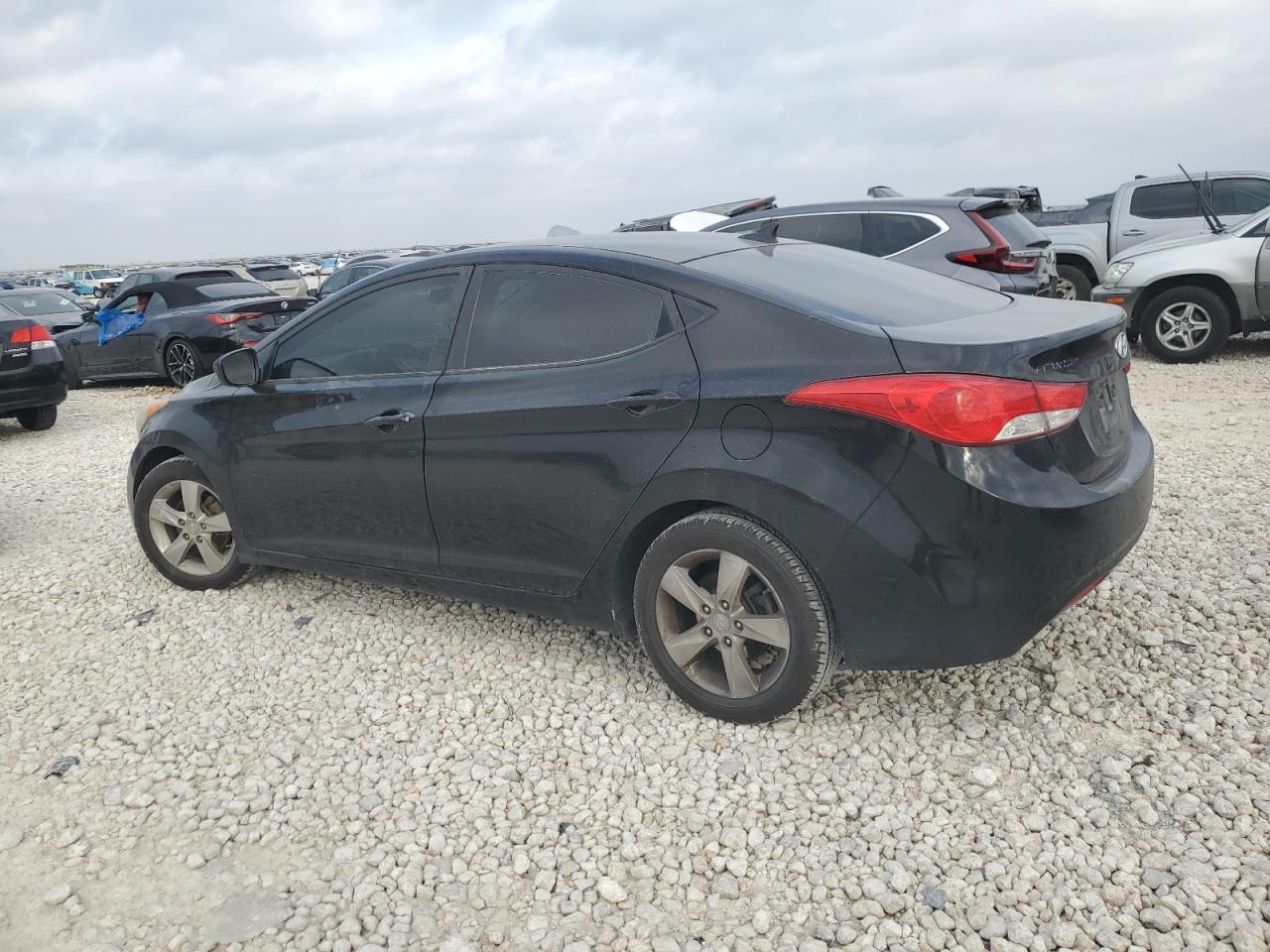 2011 Hyundai Elantra - Image 2