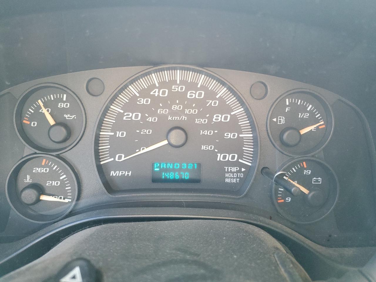 2005 Chevrolet Express - Image 9