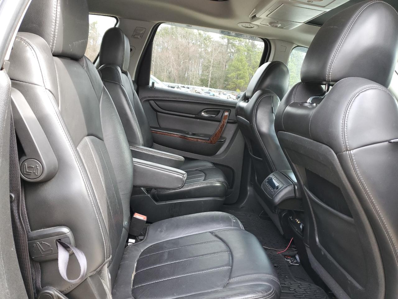 2013 Chevrolet Traverse - Image 11