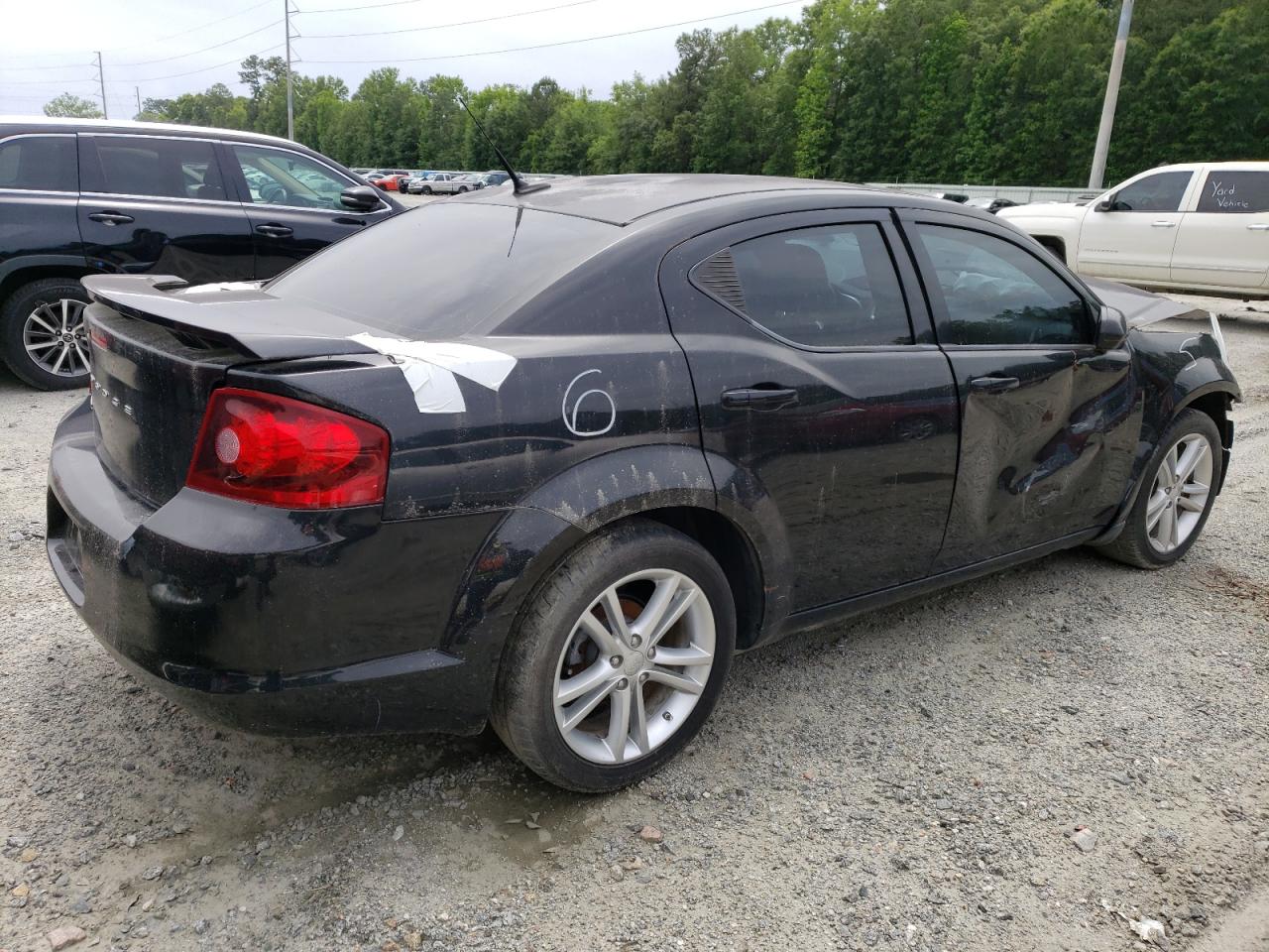 2011 Dodge Avenger - Image 3