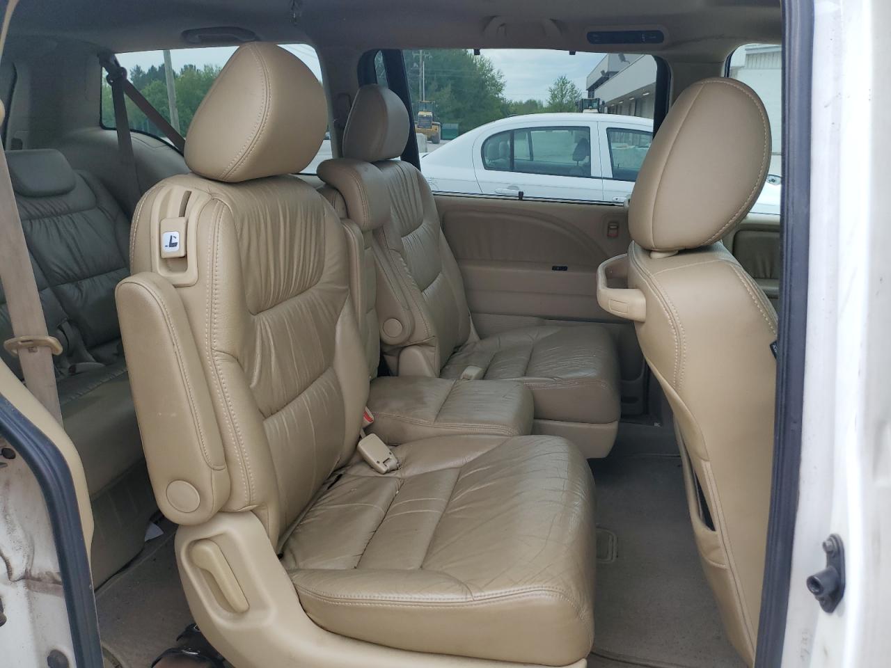 2010 Honda Odyssey - Image 11