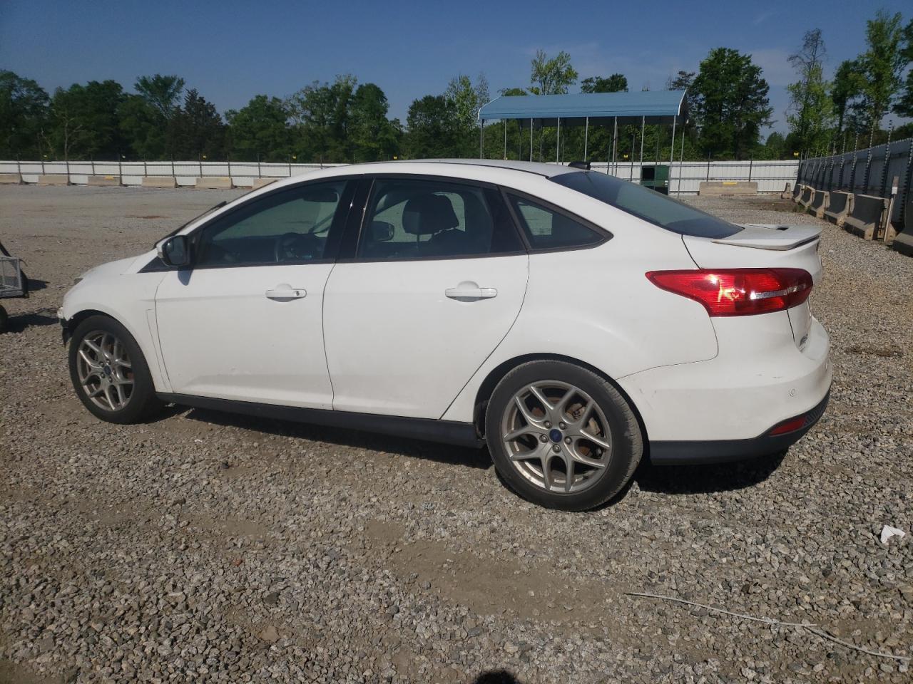 VIN 1FADP3F29FL285883 2015 FORD FOCUS no.2