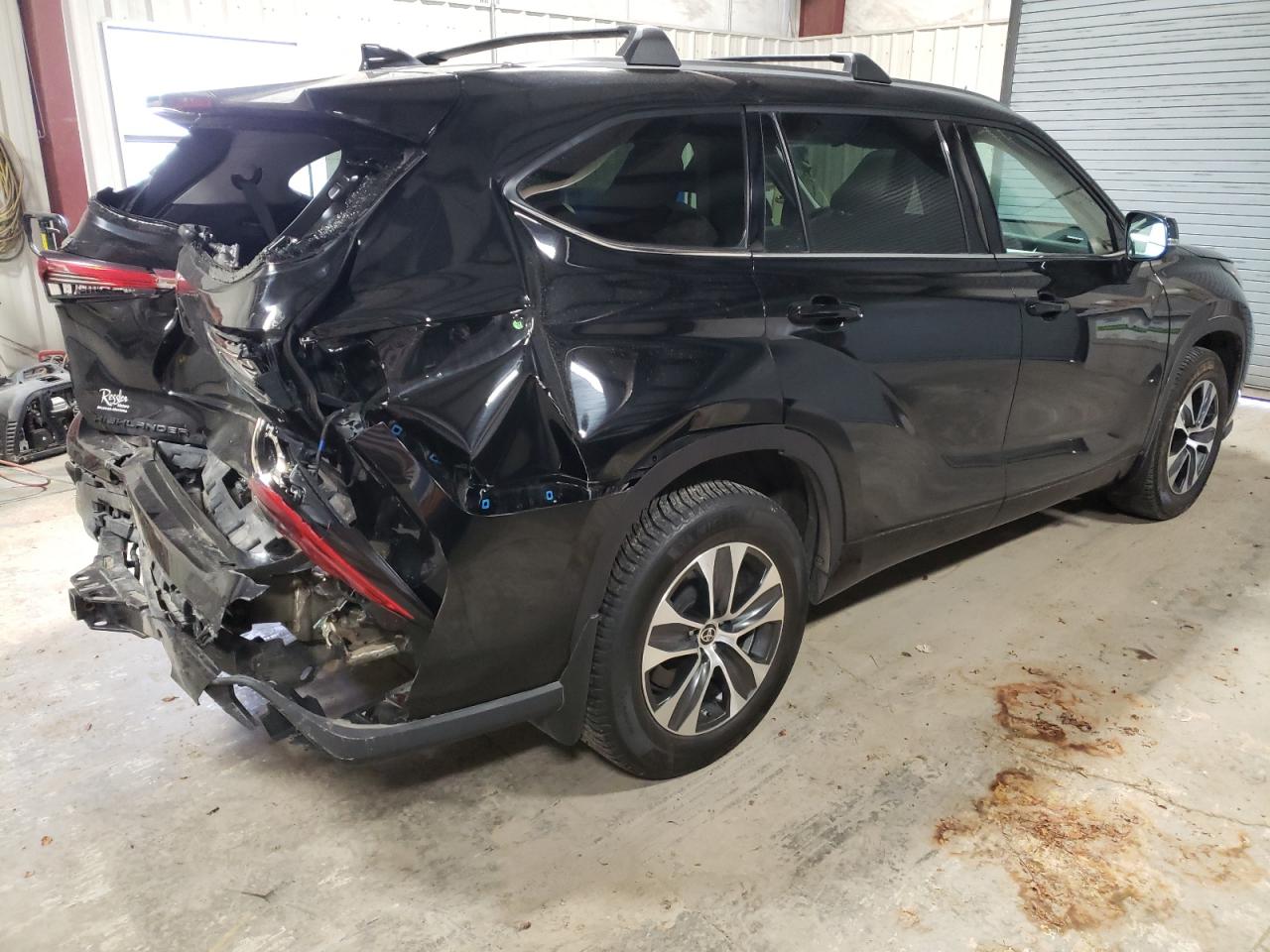 5TDGZRBH7LS516496 2020 Toyota Highlander Xle