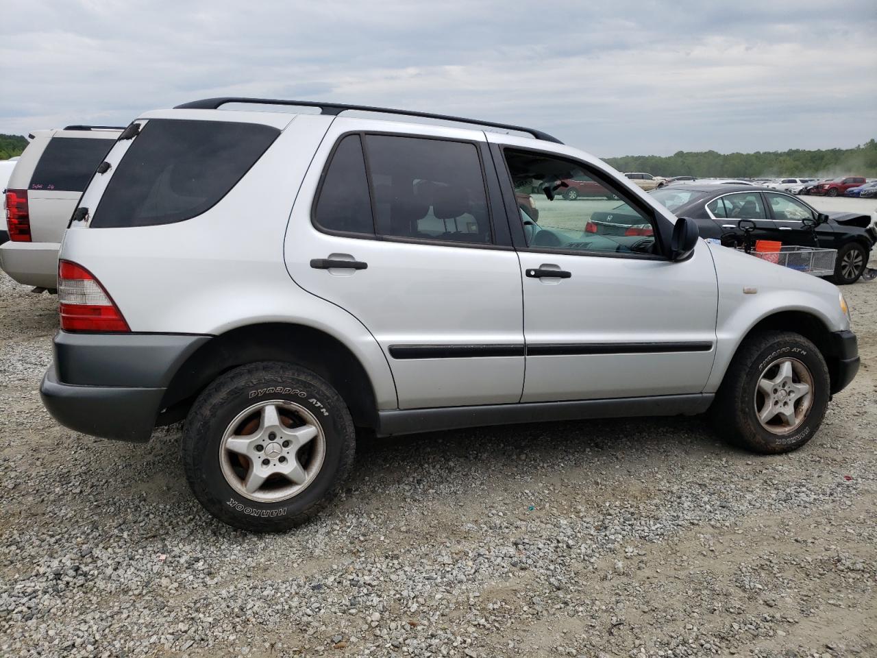 1998 Mercedes-Benz Ml 320 VIN: 4JGAB54E0WA040448 Lot: 49883153