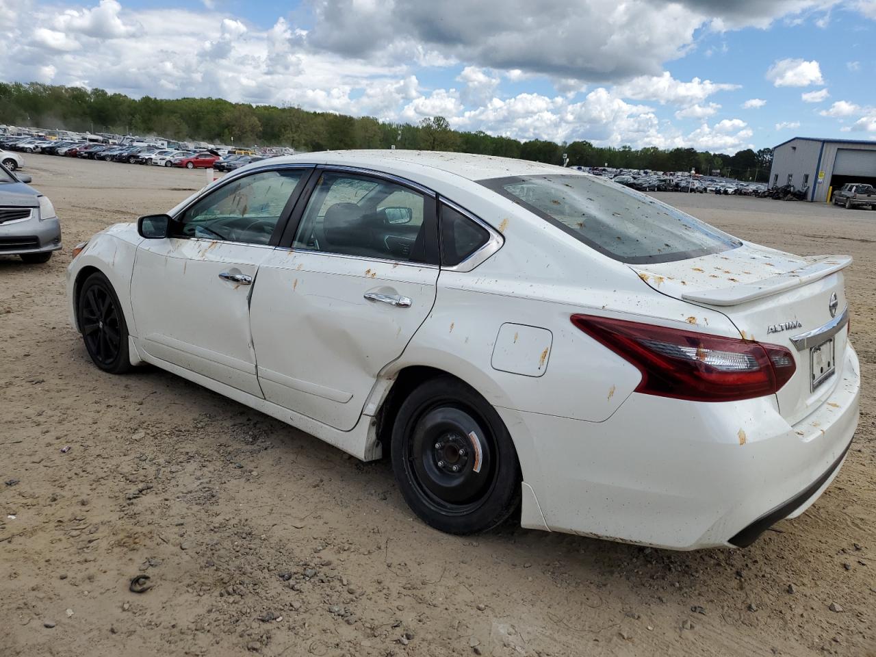 1N4AL3AP8HN350781 2017 NISSAN ALTIMA - Image 2