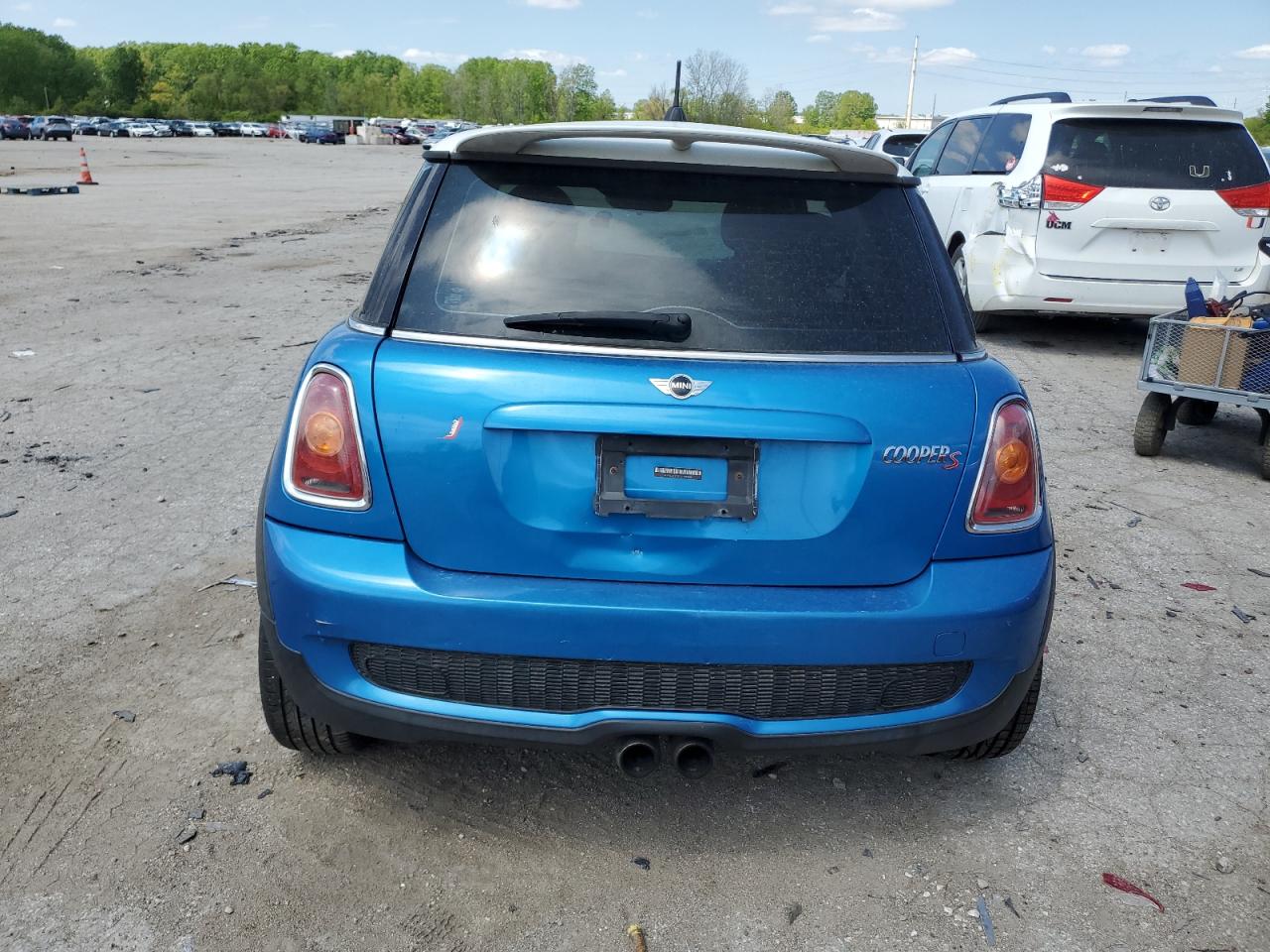 2010 Mini Cooper S VIN: WMWMF7C57ATW89015 Lot: 50698823