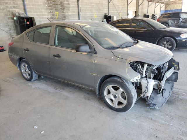 Sedans NISSAN VERSA 2013 Silver